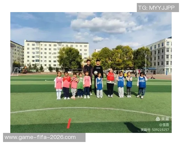 幼儿足球射门游戏乐趣无限培养孩子运动能力与团队合作精神